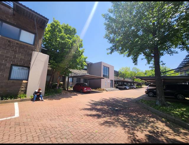 484M² OFFICE TO LET IN RANDJESPARK